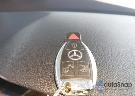 2012 Mercedes-Benz E 350 4Matic z USA, uszkodzony, nr VIN WDDHF8JB9CA540435